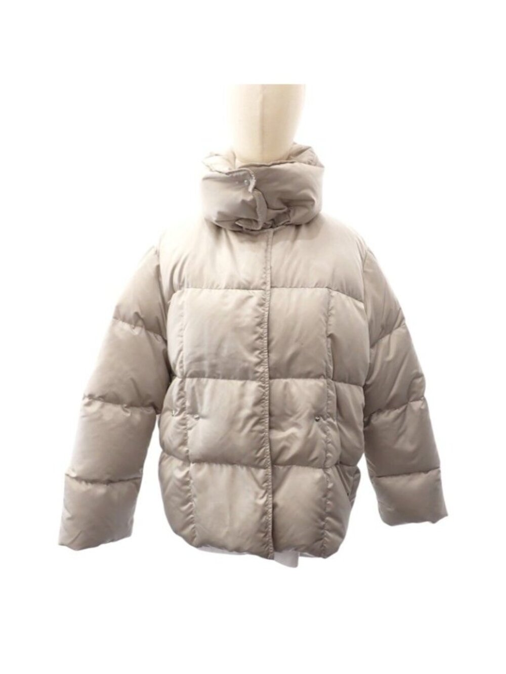 Moncler Coua Short Down Collarless Jacket Nylon Beige 00